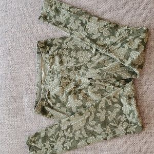 High-waisted, Large tall, Old Navy, olive green print leggings.